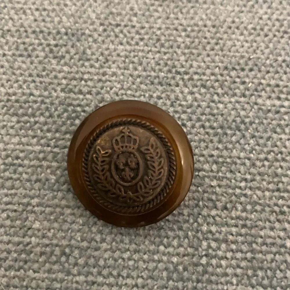 Medium Button